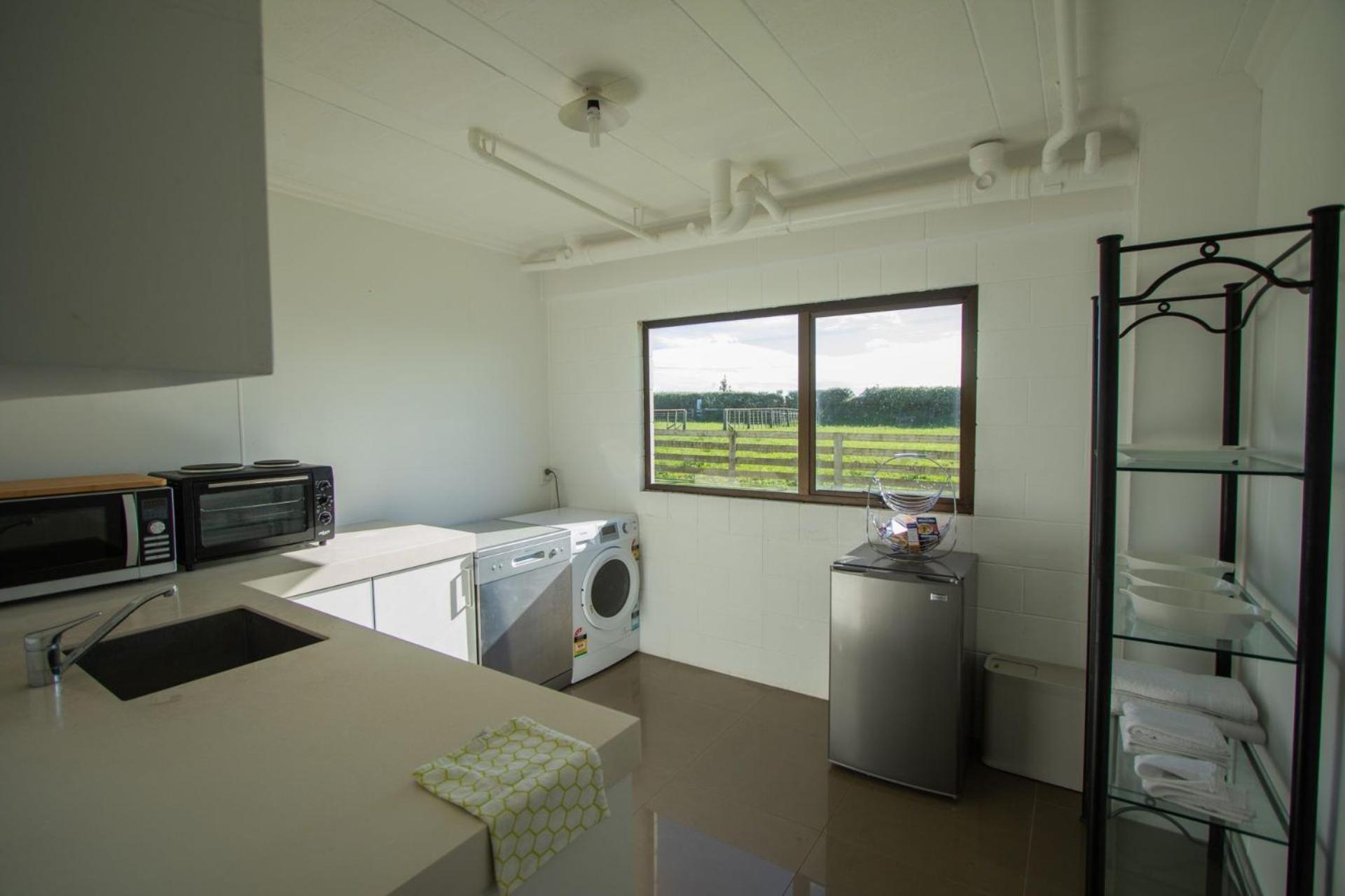 Wills On The Water Beachfront Apartment Bell Block 外观 照片